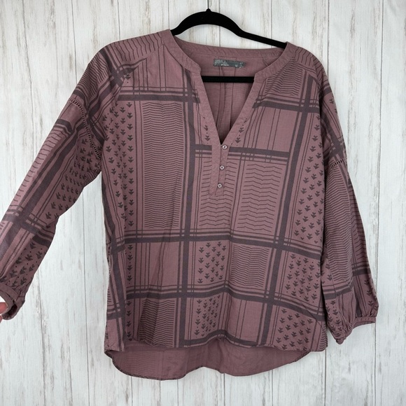 Prana purple v button front blouse Medium - Picture 4 of 7